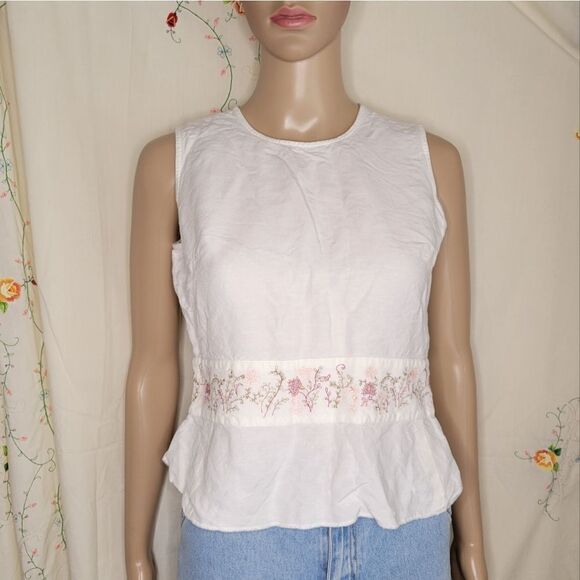 Ann Taylor ivory Linen Blend Embroidered top. - Picture 8 of 10